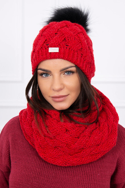 Pletená čiapka so šálom červená
