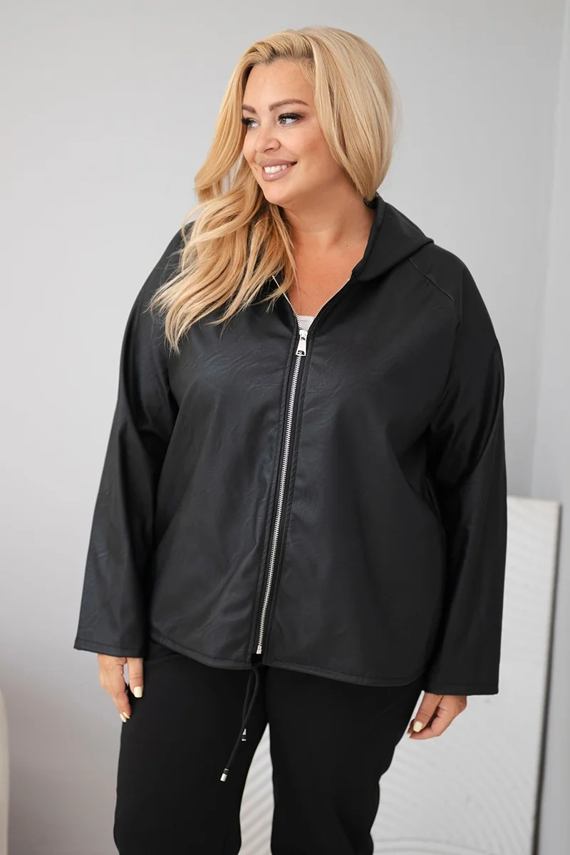 Dámska bunda Plus Size s kapucňou a nastaviteľným spodkom čierna