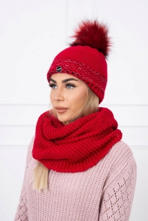 Červená dámska čiapka  a šáll pletená
